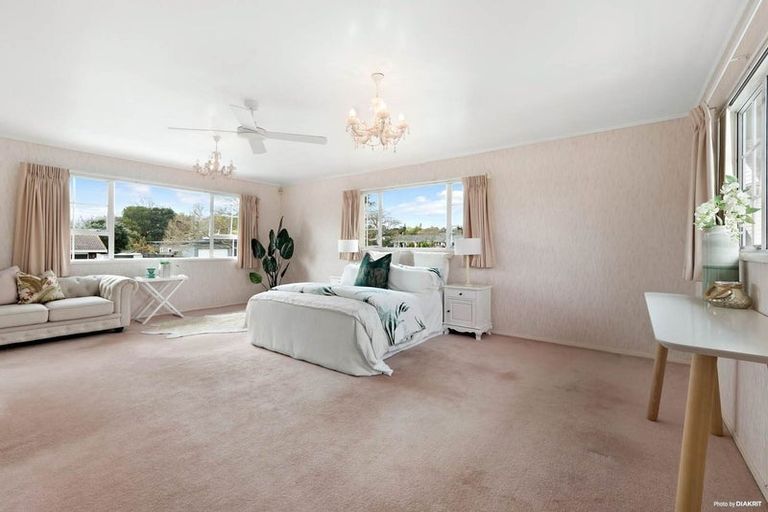 Photo of property in 1 Holly Way, Sunnyhills, Auckland, 2010