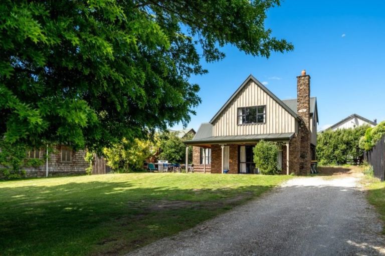 Photo of property in 231 Beacon Point Road, Wanaka, 9305