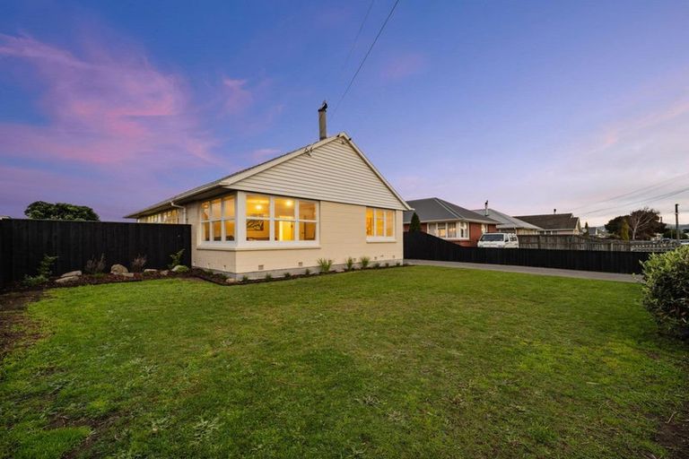 Photo of property in 102 Carisbrooke Street, Aranui, Christchurch, 8061