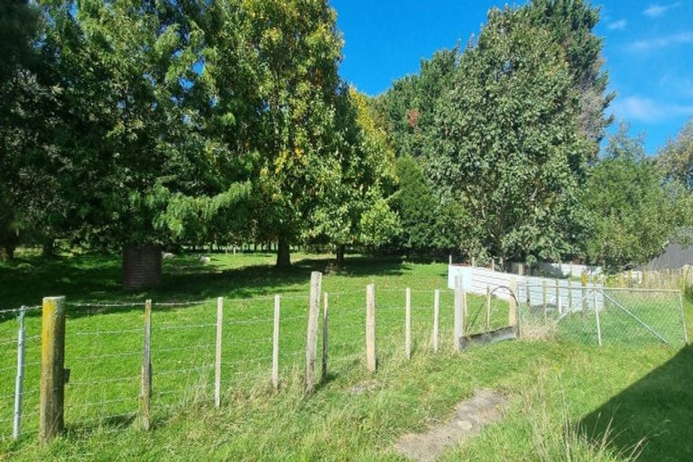 Photo of property in 100 Mcleavey Road, Ohau, Levin, 5570