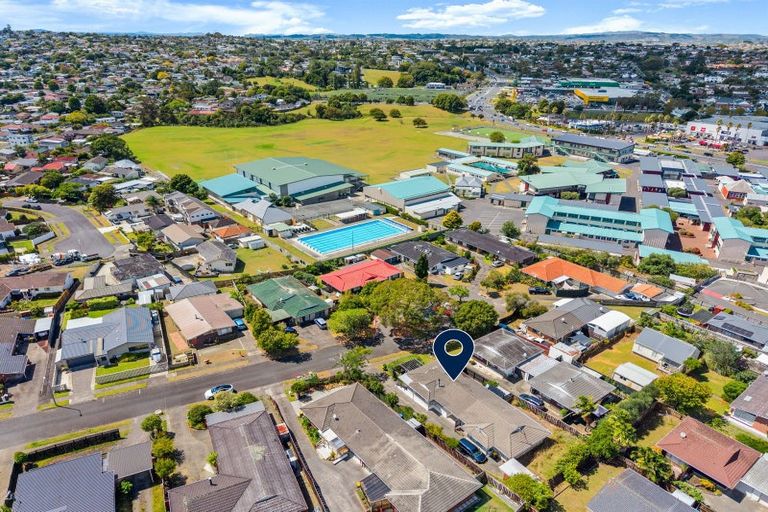 Photo of property in 1/19 Liam Place, Half Moon Bay, Auckland, 2012