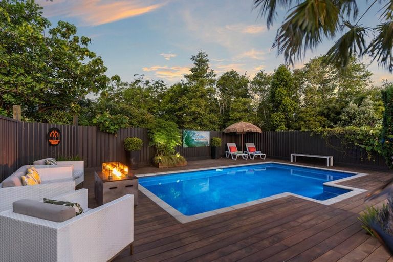 Photo of property in 11 Herbert Drive, Whangamata, 3620