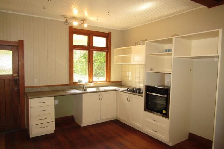 Photo of property in 37 Riverside Drive, Waiwhetu, Lower Hutt, 5010