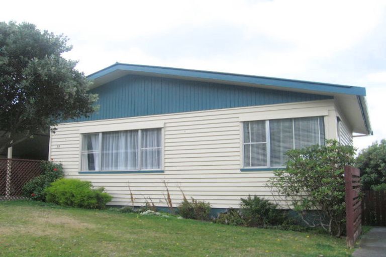 Photo of property in 28 Waiwera Crescent, Maupuia, Wellington, 6022