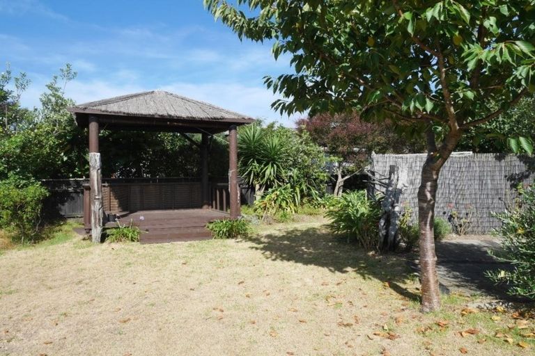 Photo of property in 1 Trig Hill Terrace, Waikanae Beach, Waikanae, 5036