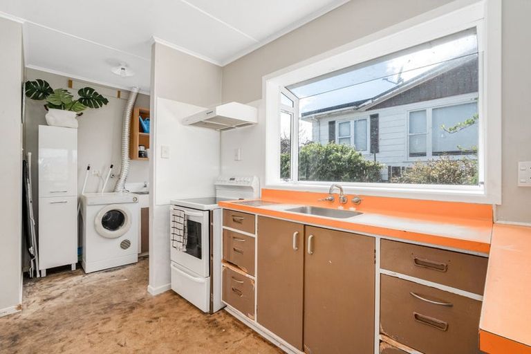 Photo of property in 172 Conclusion Street, Ascot Park, Porirua, 5024