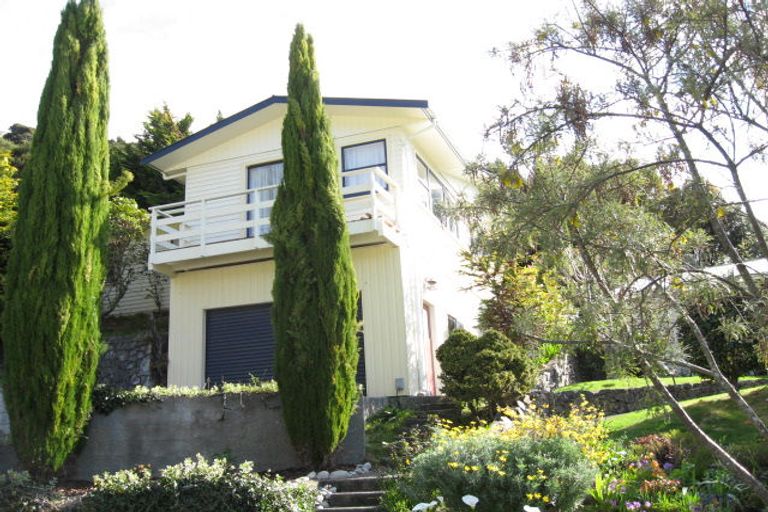 Photo of property in 9 Volkner Grove, Waterloo, Lower Hutt, 5011