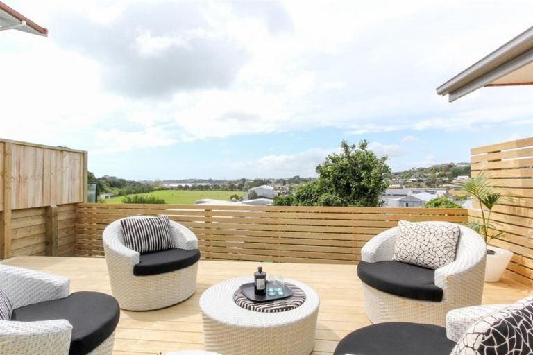 Photo of property in 55b Paynters Avenue, Strandon, New Plymouth, 4312