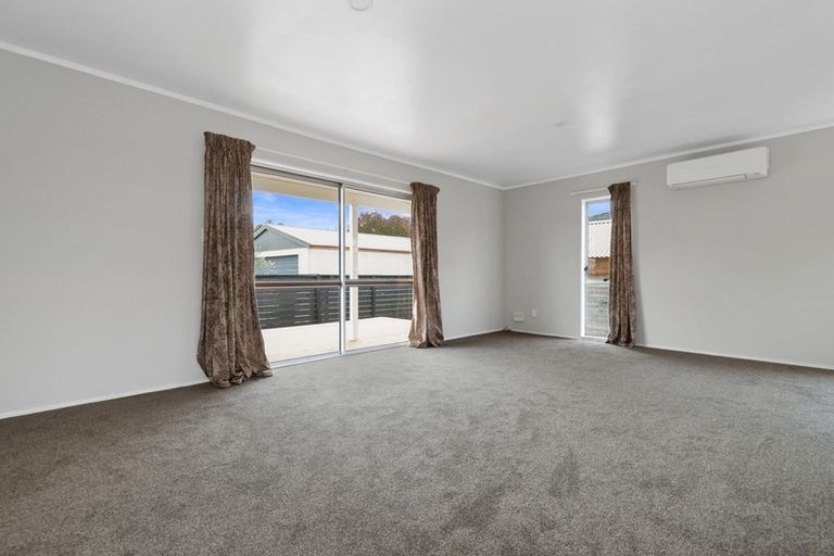 Photo of property in 16 Purcell Place, Melville, Hamilton, 3206