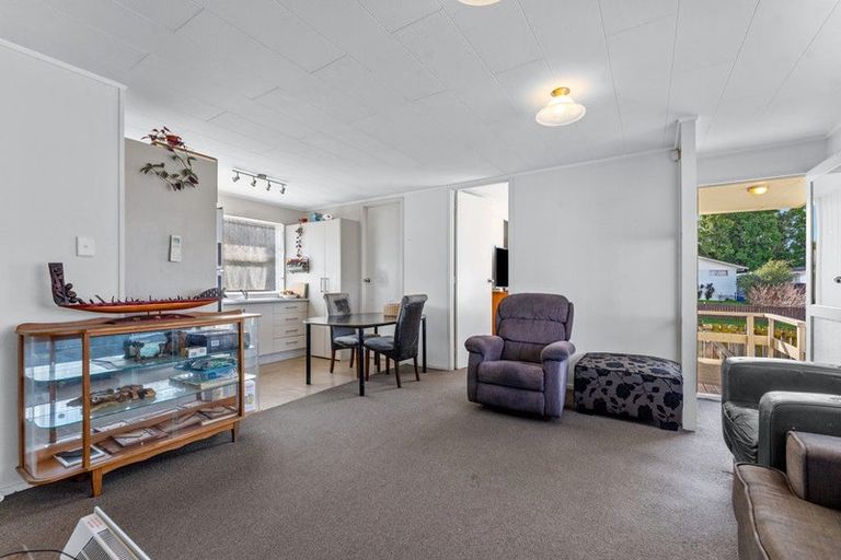 Photo of property in 144 Mahia Road, Wattle Downs, Auckland, 2103