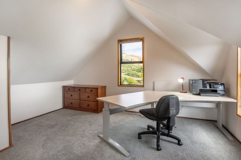 Photo of property in 11 Warner Place, Heathcote Valley, Christchurch, 8022