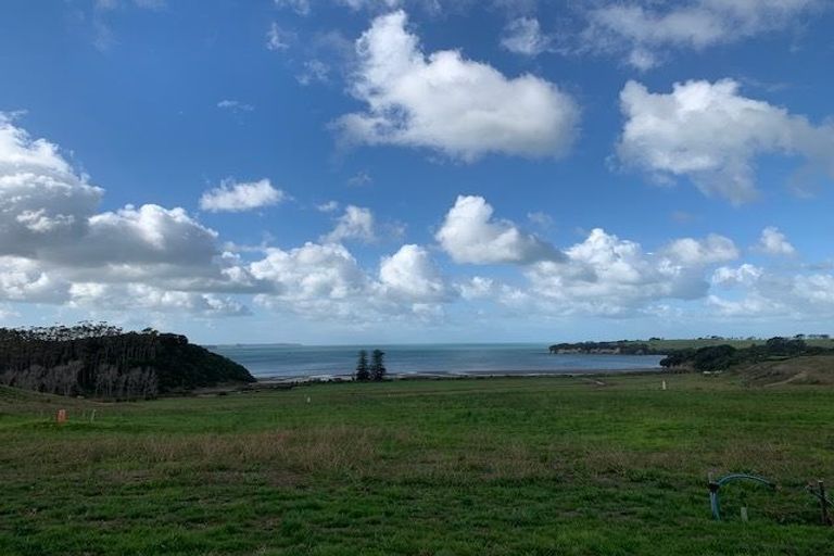 Photo of property in 11 Rongoa Road, Okura Bush, Silverdale, 0794