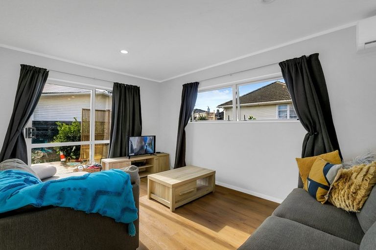 Photo of property in 2/12 Percival Street, Manurewa, Auckland, 2102