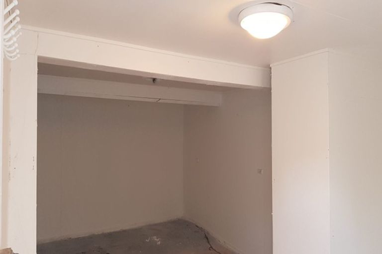 Photo of property in 1/46 View Road, Henderson, Auckland, 0612