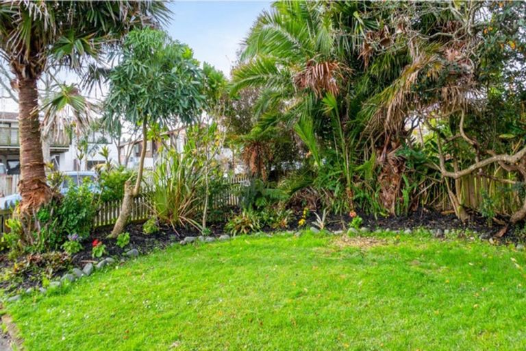 Photo of property in 48 Zita Maria Drive, Massey, Auckland, 0614