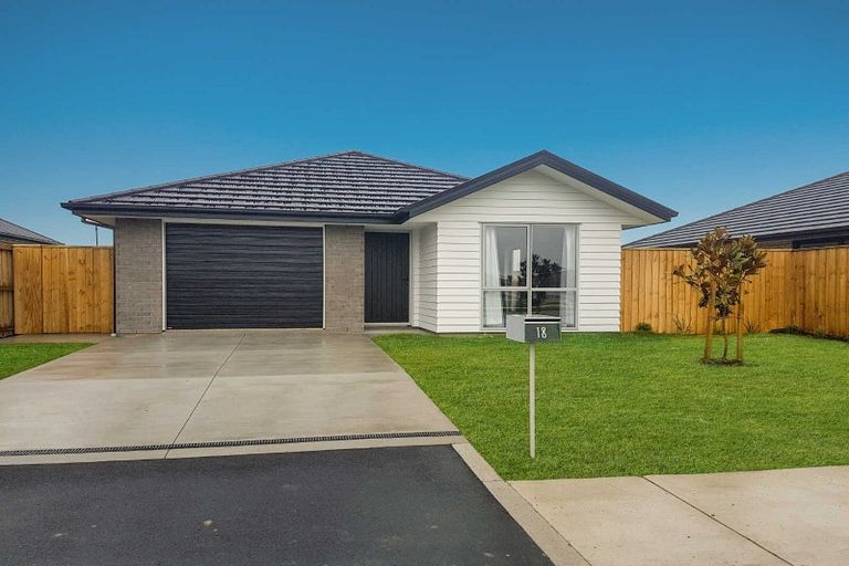 Photo of property in 18 Northmoor Boulevard, Rolleston, 7615