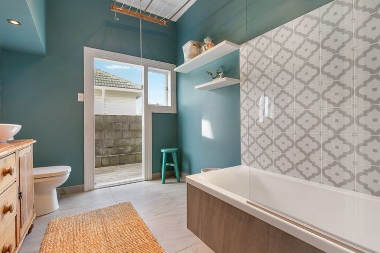 Photo of property in 36 Ray Small Drive, Papakura, 2110