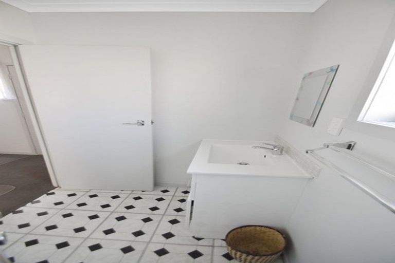 Photo of property in 18 Hunter Crescent, Twizel, 7901