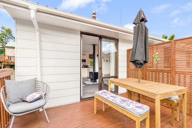 Photo of property in 25 Lilburn Crescent, Massey, Auckland, 0614