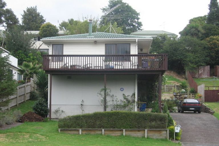 Photo of property in 64 Powrie Street, Glenfield, Auckland, 0629