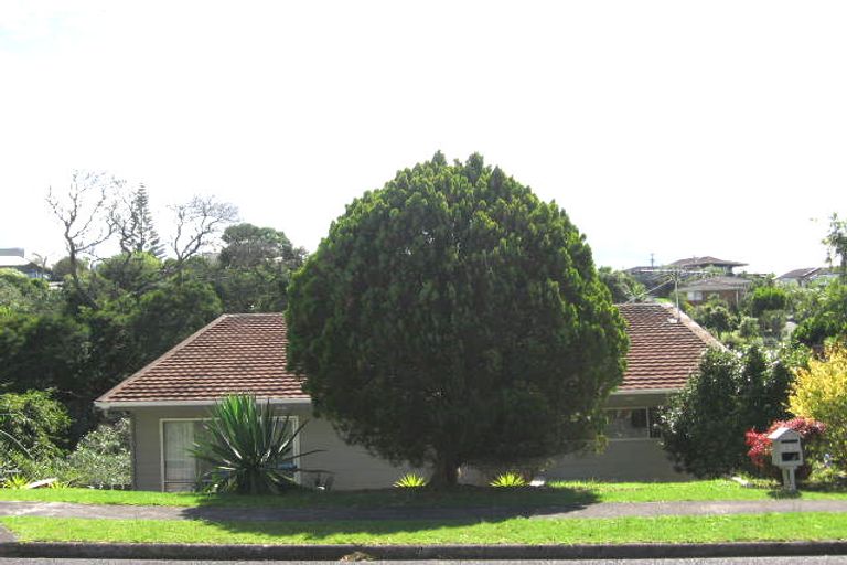 Photo of property in 2/17 Tiri View Place, Waiake, Auckland, 0630