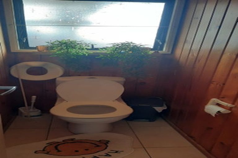 Photo of property in 18 Prince Regent Drive, Half Moon Bay, Auckland, 2012