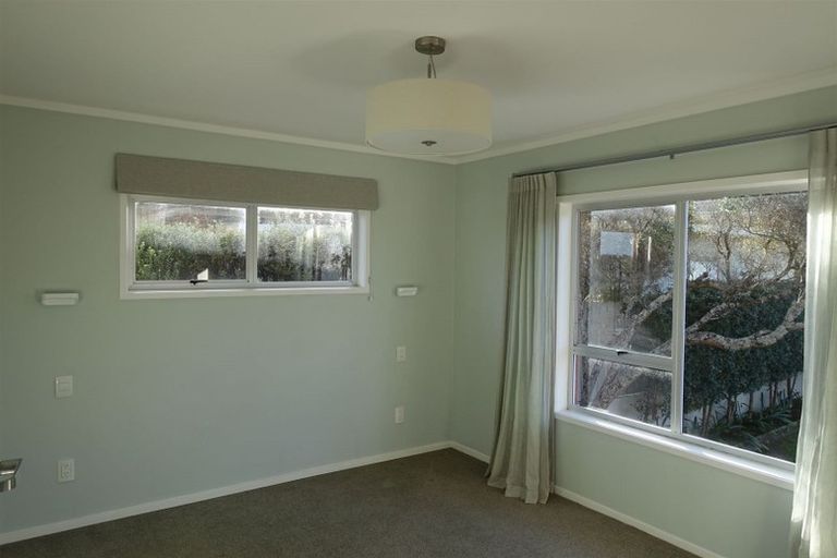 Photo of property in 1/1 Kaihu Street, Northcote, Auckland, 0627