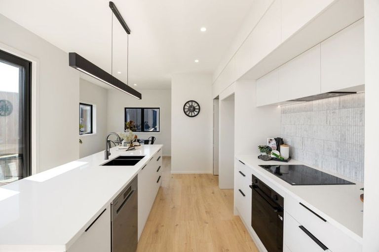 Photo of property in 37 Taahunui Rise, Peacocke, Hamilton, 3206