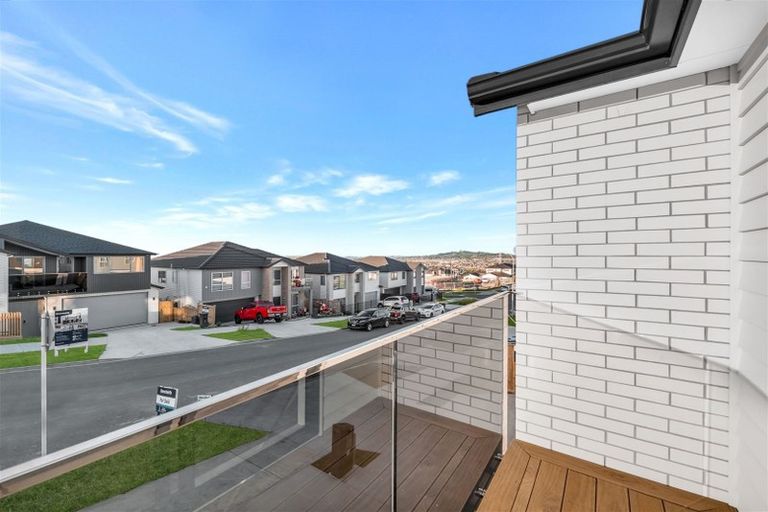 Photo of property in 8 Aklander Rise, Flat Bush, Auckland, 2019