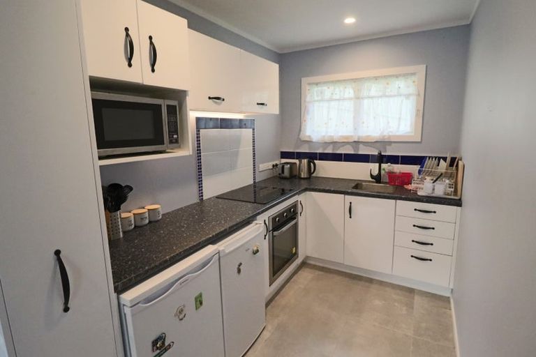 Photo of property in 1/21 Beswick Place, Birkdale, Auckland, 0626