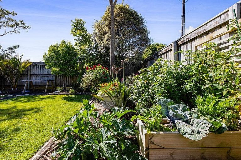 Photo of property in 28 Old South Road, Okato, 4335