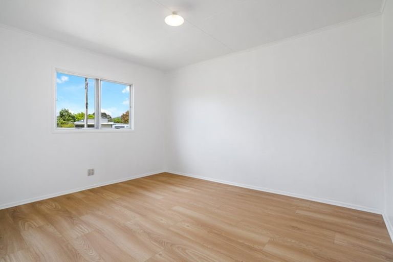 Photo of property in 104a The Square, Whangamata, 3620