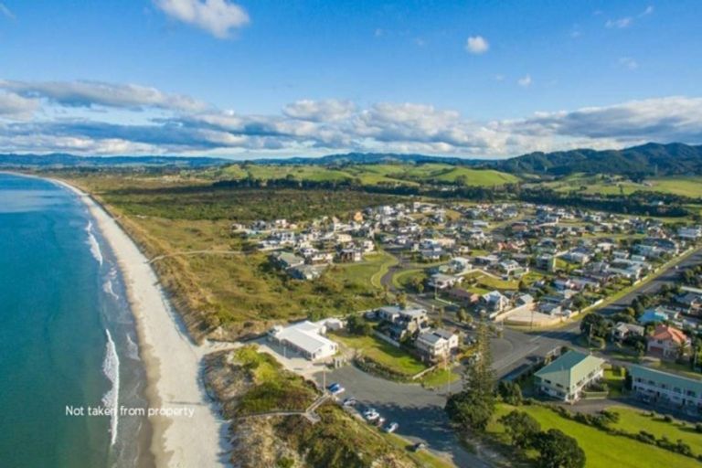 Photo of property in 111 Bream Bay Drive, Ruakaka, 0116