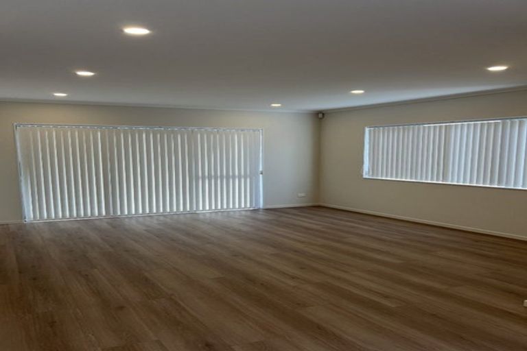 Photo of property in 28 Ballyalton Crescent, Flat Bush, 2019