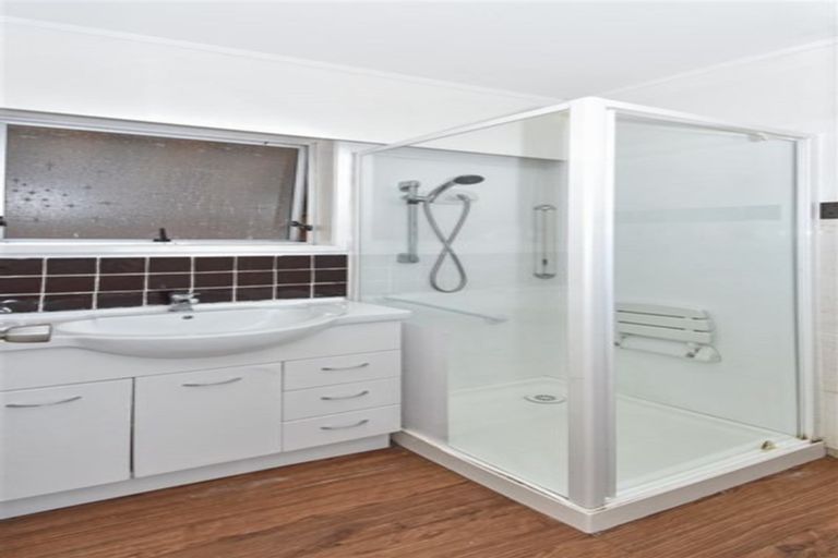 Photo of property in 1/29 Lane Road, Weymouth, Auckland, 2103