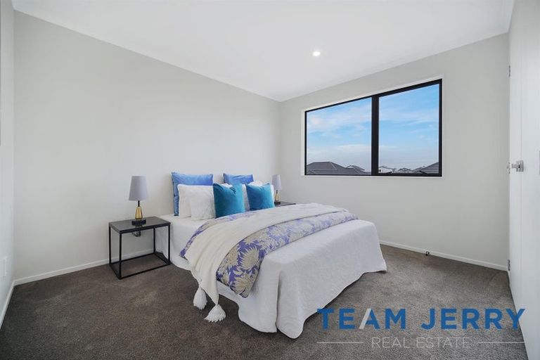 Photo of property in 2 Gertrude Cole Road, Clarks Beach, 2122