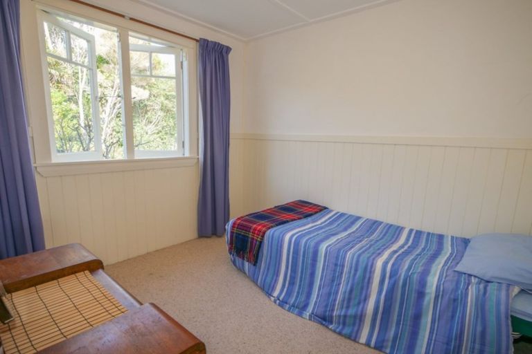 Photo of property in 21 Seaview Road, Cable Bay, 0420