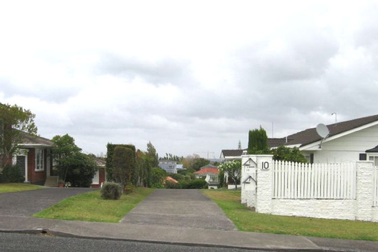 Photo of property in 2/10 Richards Avenue, Forrest Hill, Auckland, 0620