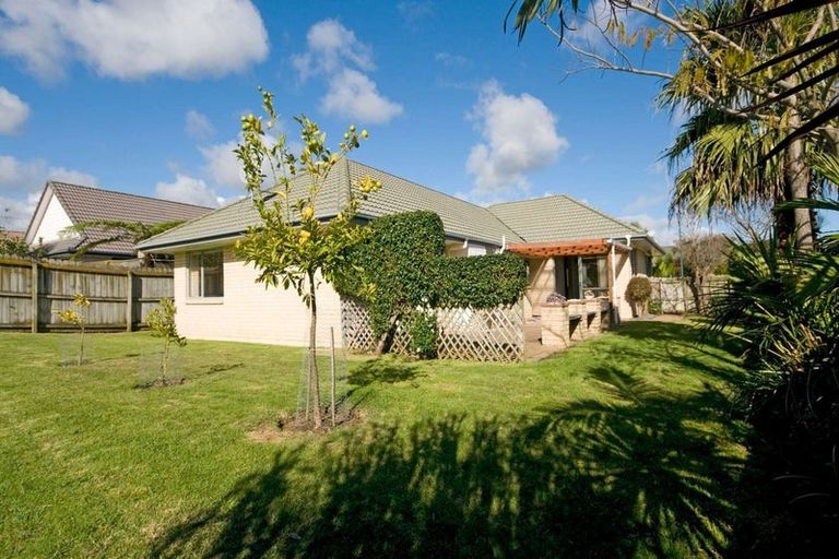 Photo of property in 4 Tolben Place, Golflands, Auckland, 2013