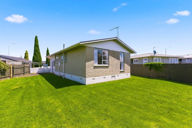Photo of property in 52 Kapiti Road, Paraparaumu, 5032