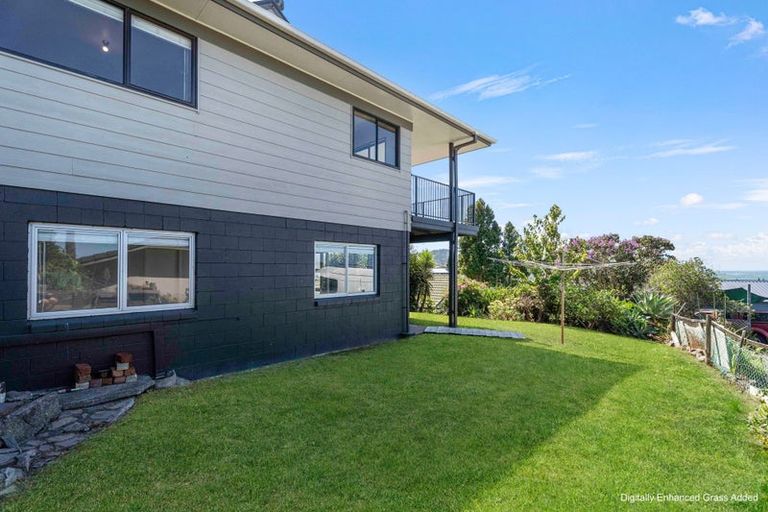 Photo of property in 8 Tairua Heights, Tairua, 3508