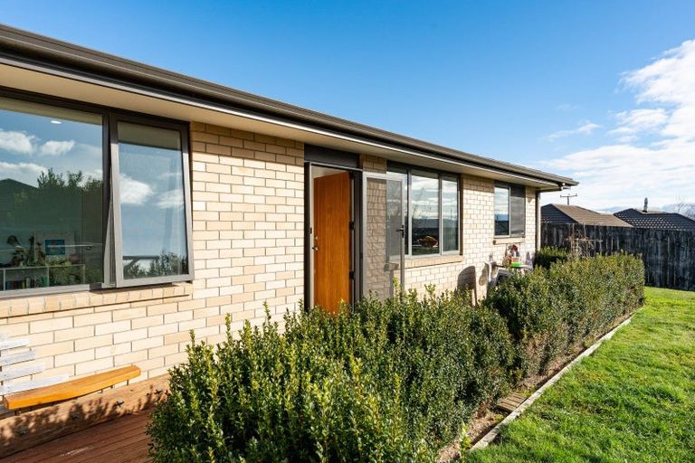 Photo of property in 21 Brompton Close, Richmond Heights, Taupo, 3330