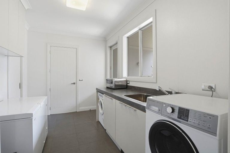 Photo of property in 20 Ruru Avenue, Otatara, Invercargill, 9879