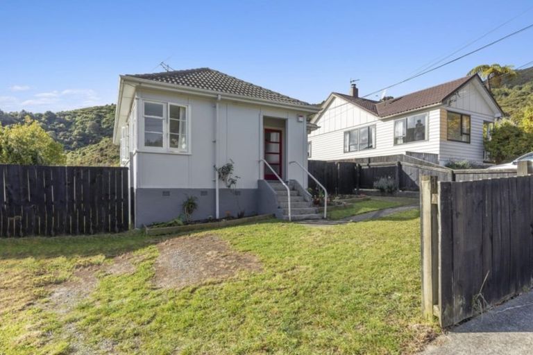 Photo of property in 56 Wilkie Crescent, Naenae, Lower Hutt, 5011