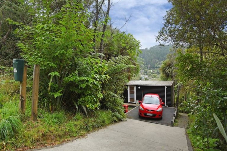 Photo of property in 63 Wyndham Road, Pinehaven, Upper Hutt, 5019