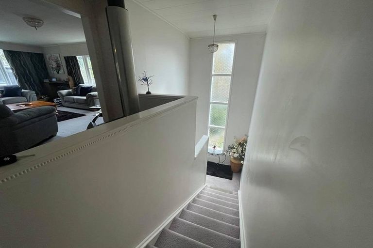 Photo of property in 1 Pohue Grove, Stokes Valley, Lower Hutt, 5019