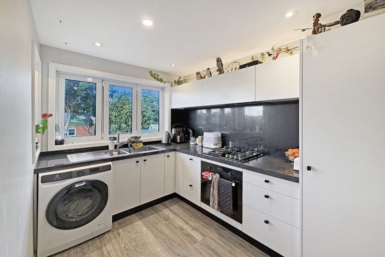 Photo of property in 32 Matai Street, Castlecliff, Whanganui, 4501
