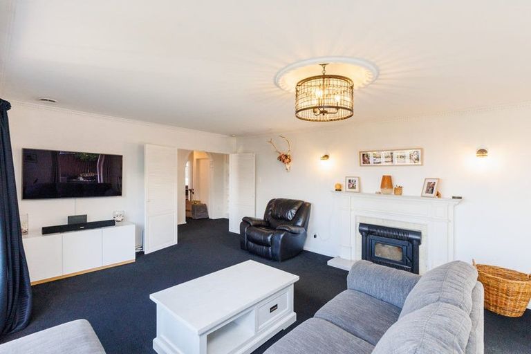 Photo of property in 35 Park View Avenue, Feilding, 4702