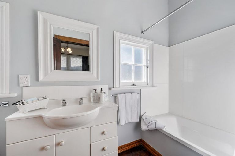 Photo of property in 10-10a Childers Terrace, Kilbirnie, Wellington, 6022