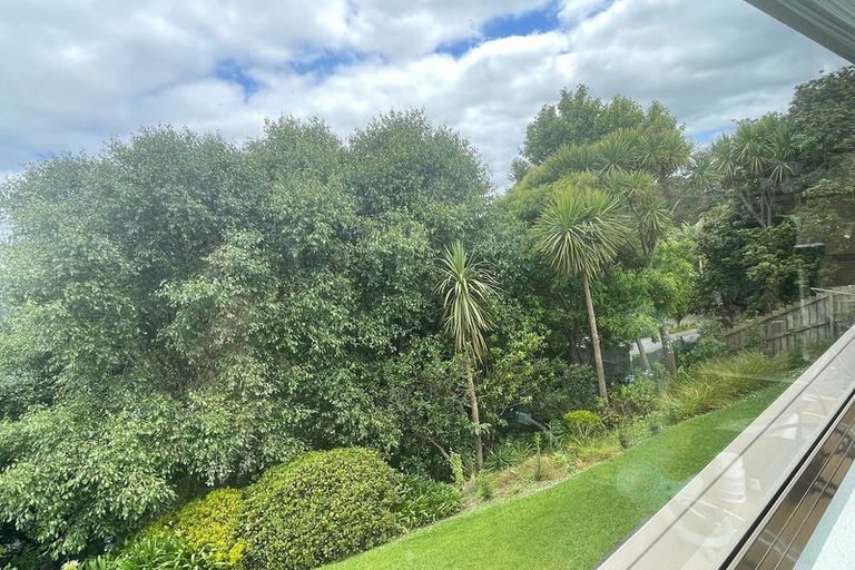 Photo of property in 17 Meteor Place, Schnapper Rock, Auckland, 0632